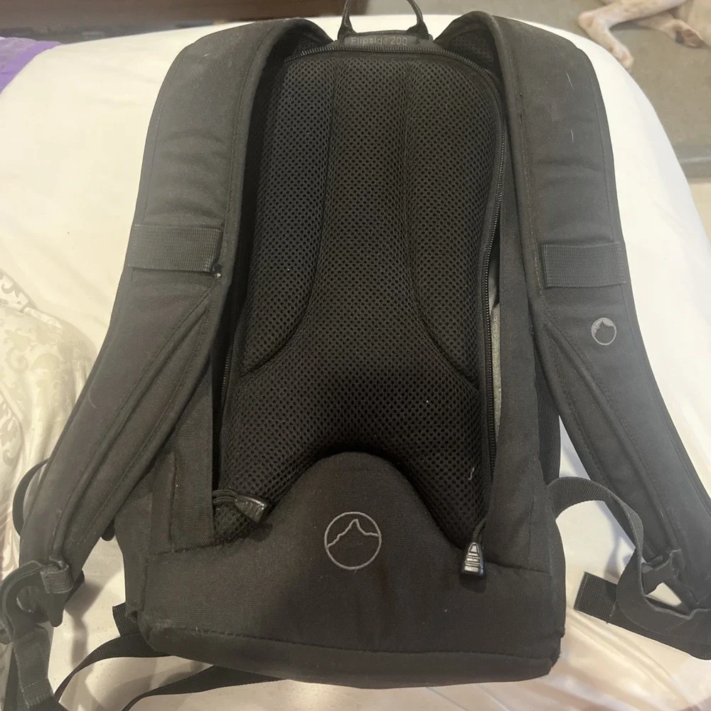 Lowepro Flipside 200 Camera/Photography Padded Backpack (Black)
